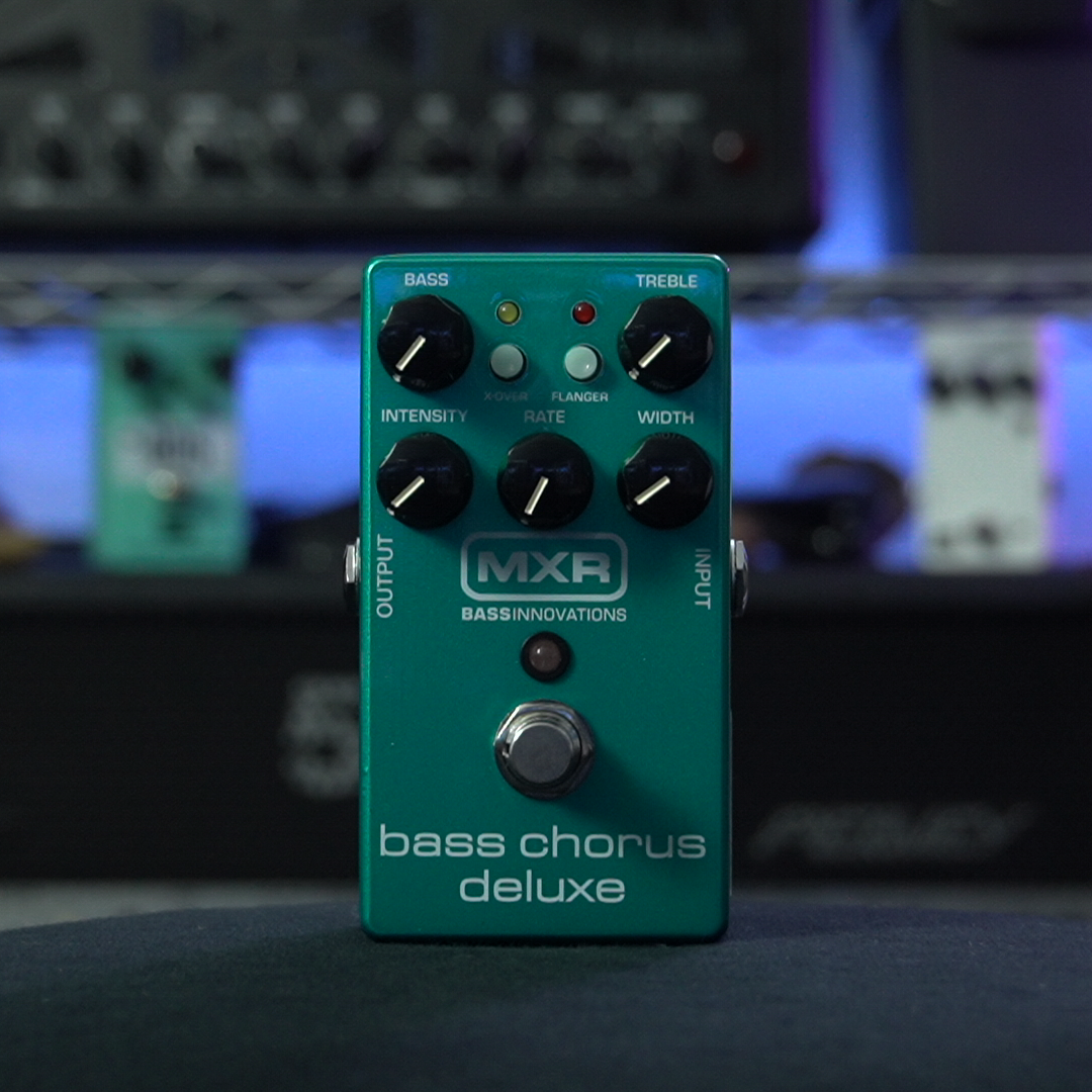 MXR M83 BASS CHORUS DELUXE